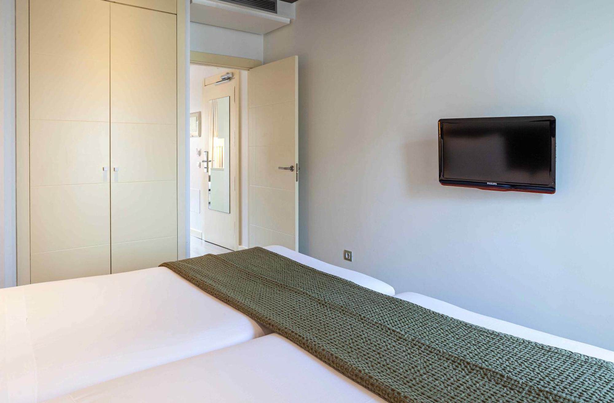 Viena Plaza De Espana Aparthotel 3*